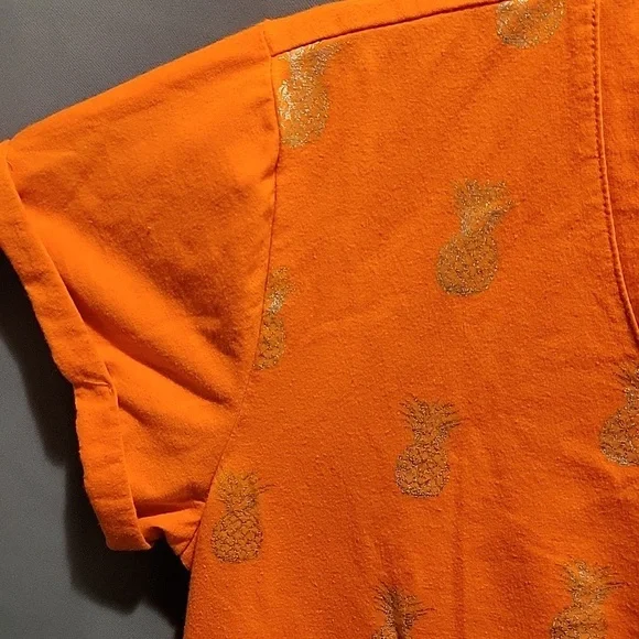 (J11) Womans Sz L, Rebecca Malone t-shirt - Picture 7 of 8